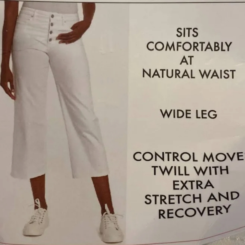 Skinnygirl white, cropped, high rise, wide leg, button front size 6/28